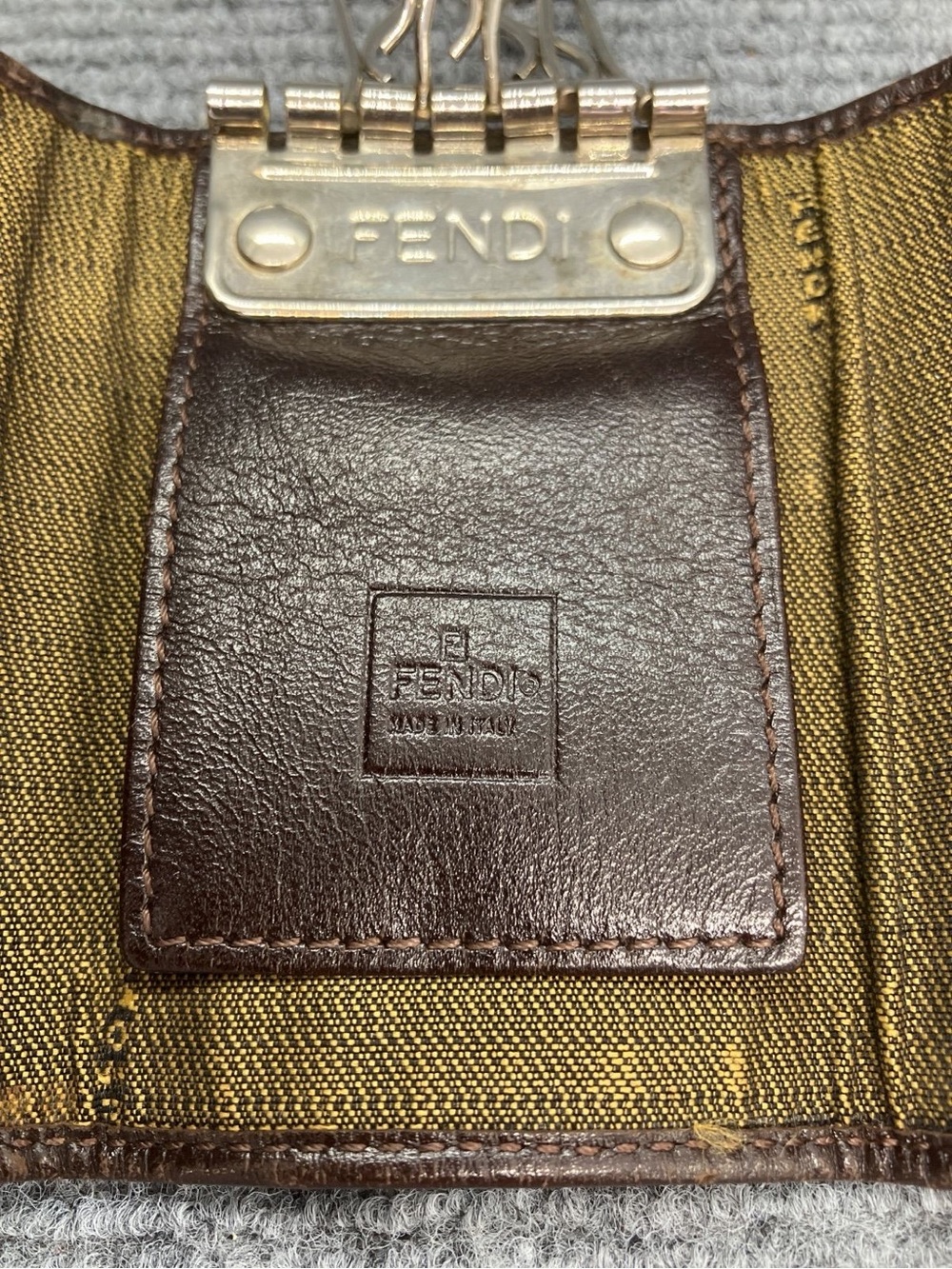 Fendi Zucca Canvas 6 Hook Key Case Brown Tobacco Leather Made in Italy - Picture 11 of 12